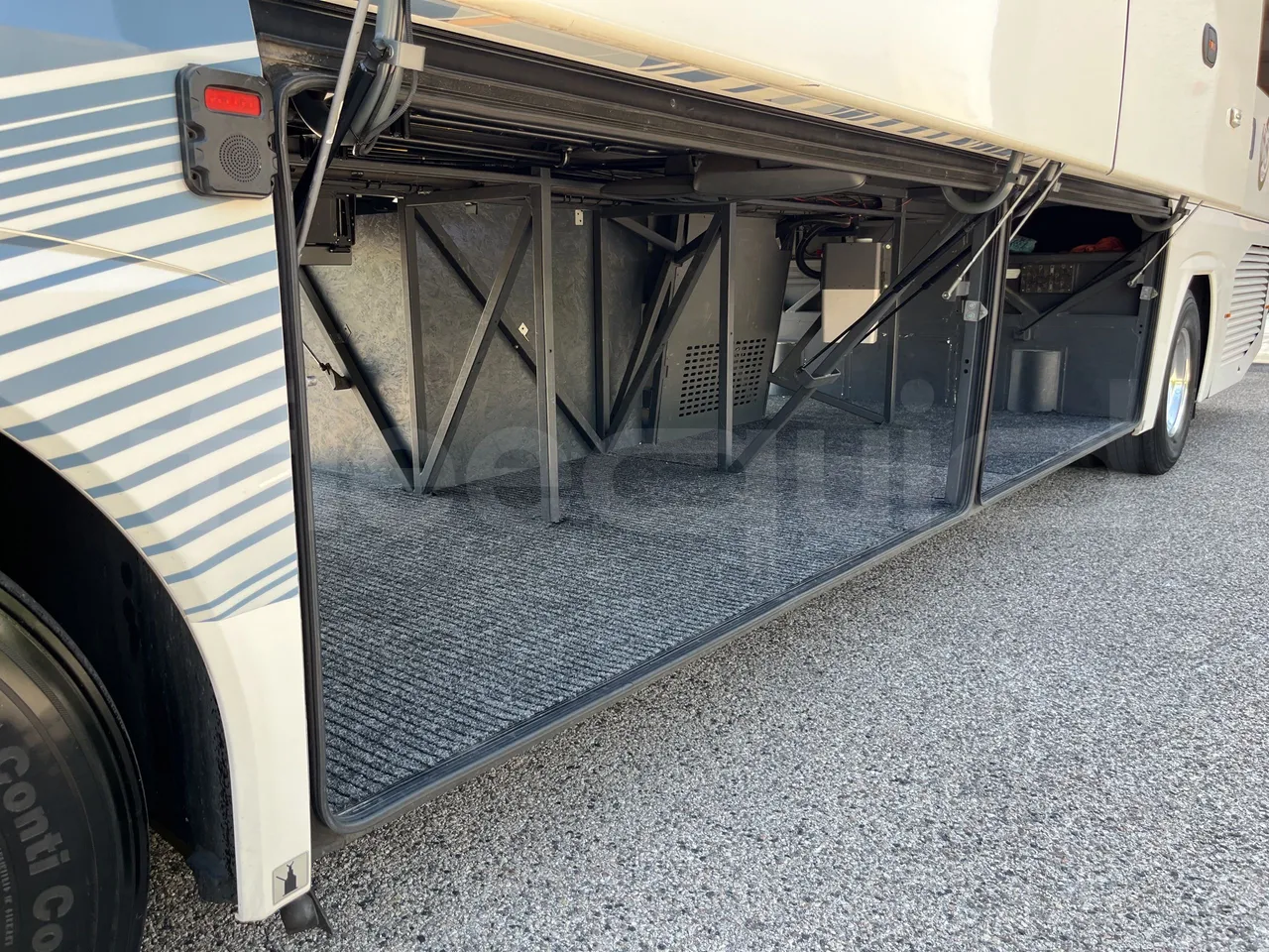 Neoplan Tourliner - Luggage