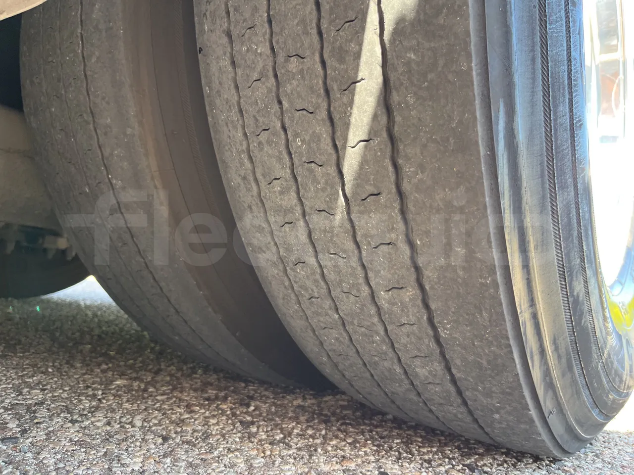 Neoplan Tourliner - Second Axle Right Side: Tyre Tread
