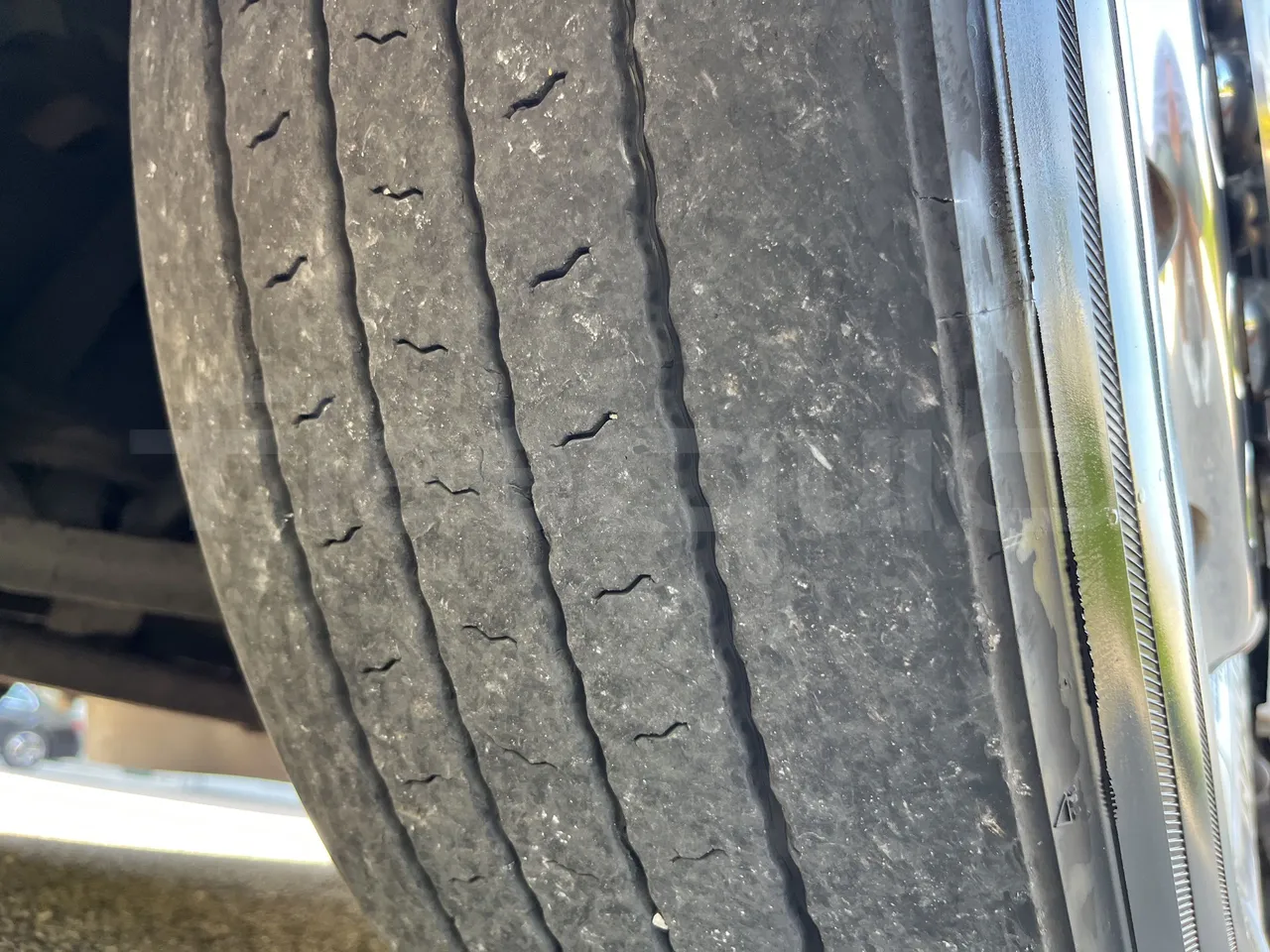 Neoplan Tourliner - First Axle Left Side: Tyre Tread