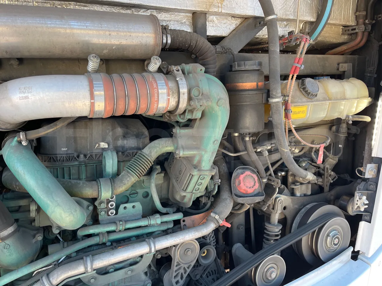 Volvo 9700 B6SC - Euro6 - 345kW - 14mt - engine plate photo