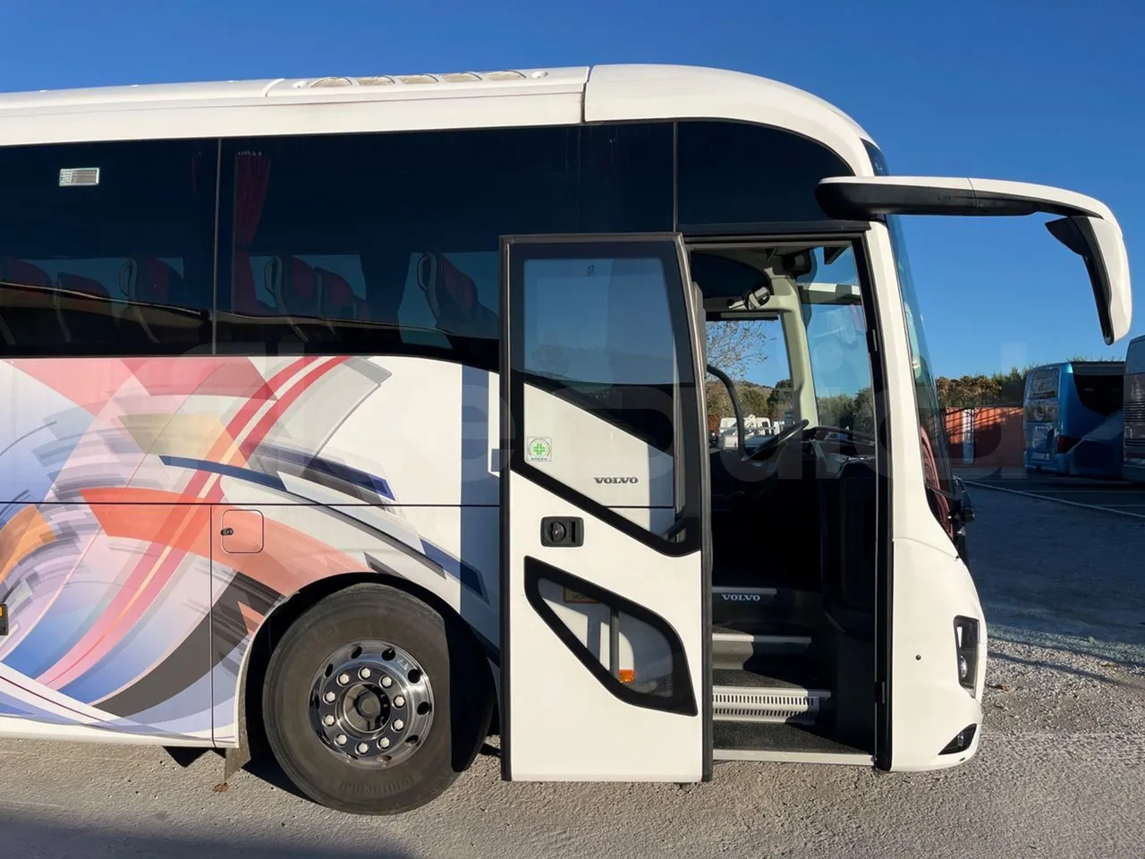 Volvo 9700 B6SC - Euro6 - 345kW - 14mt - front door 1 open