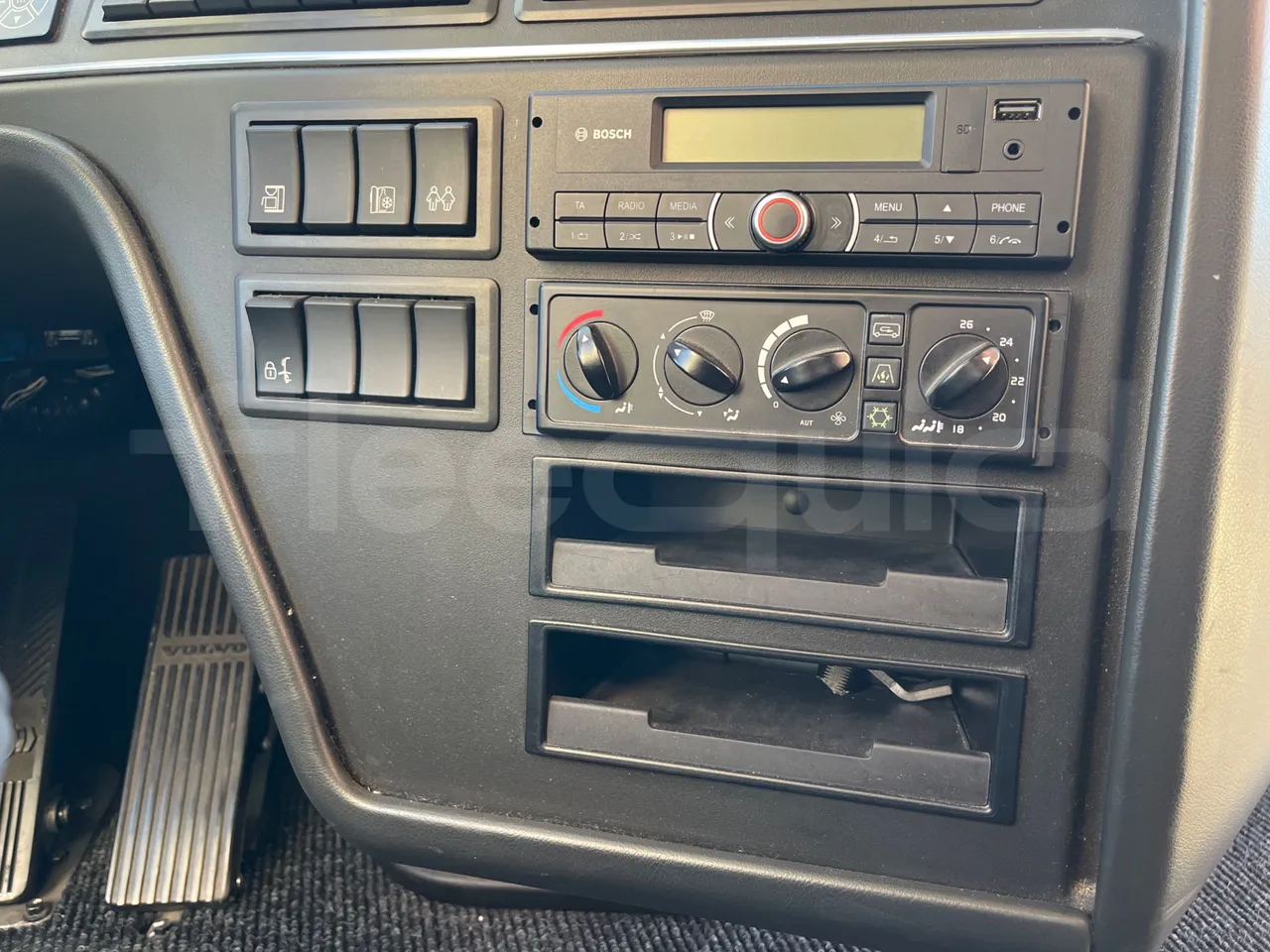 Volvo 9700 B6SC - Euro6 - 345kW - 14mt - radio accessories photo