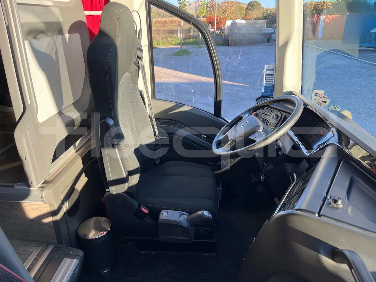 Volvo 9700 B6SC - Euro6 - 345kW - 14mt - driver's seat photo