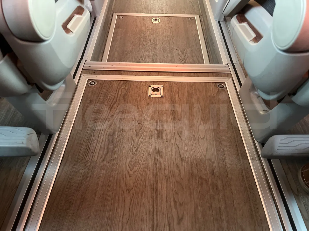 Volvo 9700 B6SC - Euro6 - 345kW - 14mt - floor hatches photo