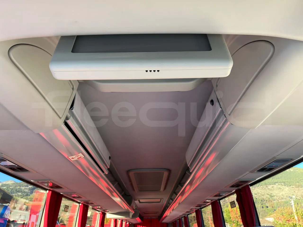 Volvo 9700 B6SC - Euro6 - 345kW - 14mt - overhead compartments photo