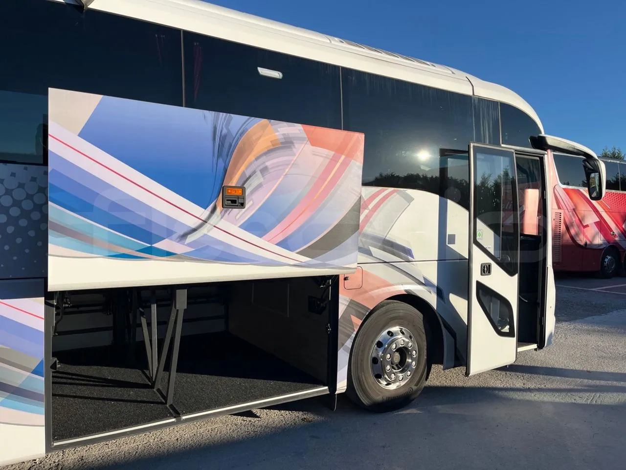 Volvo 9700 B6SC - Euro6 - 345kW - 14mt - platform open photo