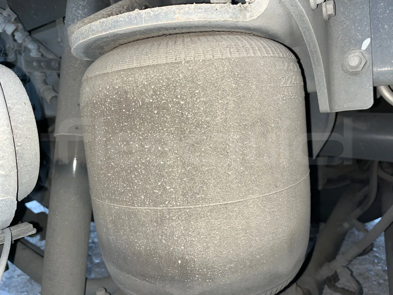 Volvo 9700 B6SC - Euro6 - 345kW - 14mt - axle 3 air springs 1 right