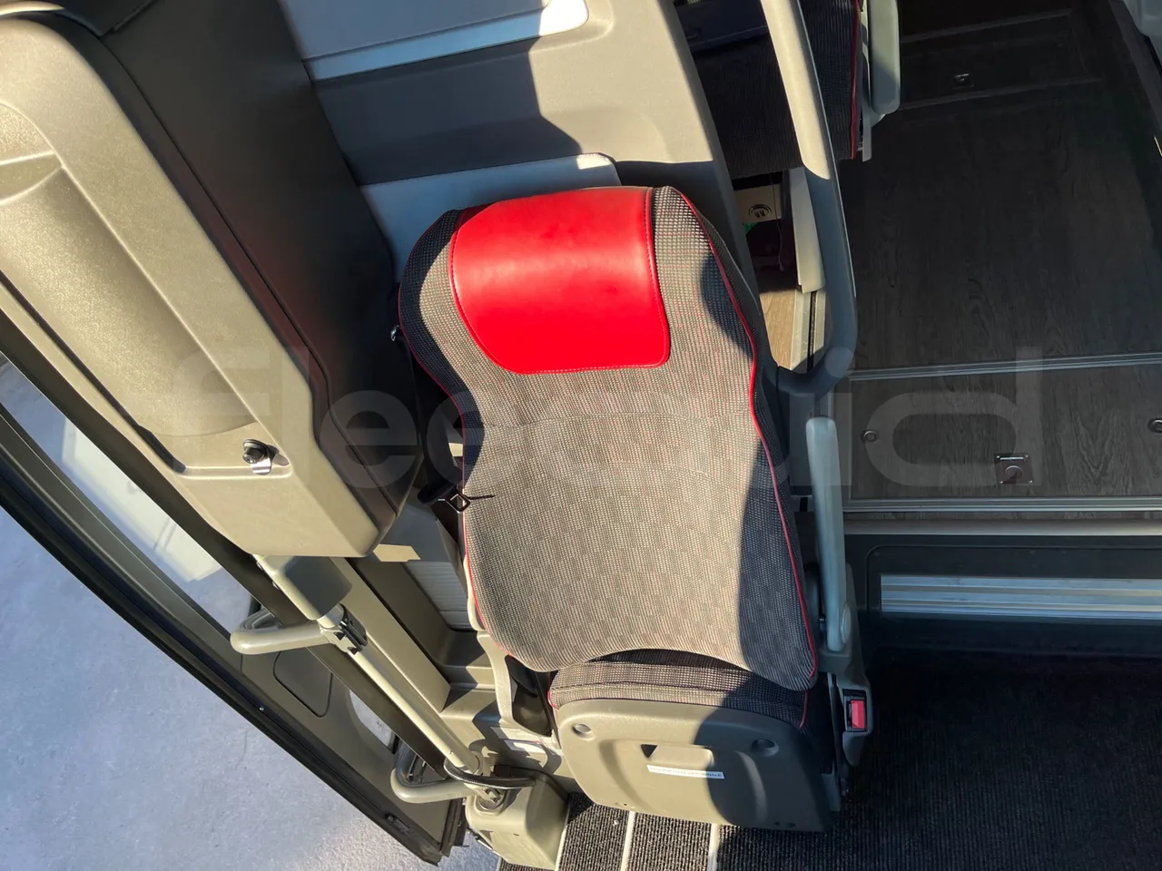 Volvo 9700 B6SC - Euro6 - 345kW - 14mt - hostess seat photo