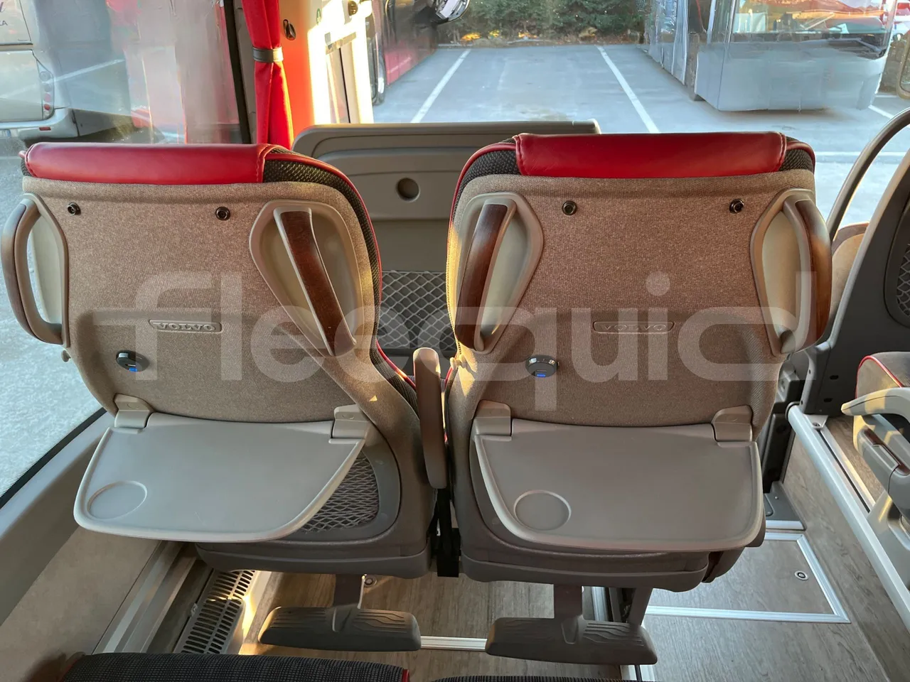 Volvo 9700 B6SC - Euro6 - 345kW - 14mt - table detail photo