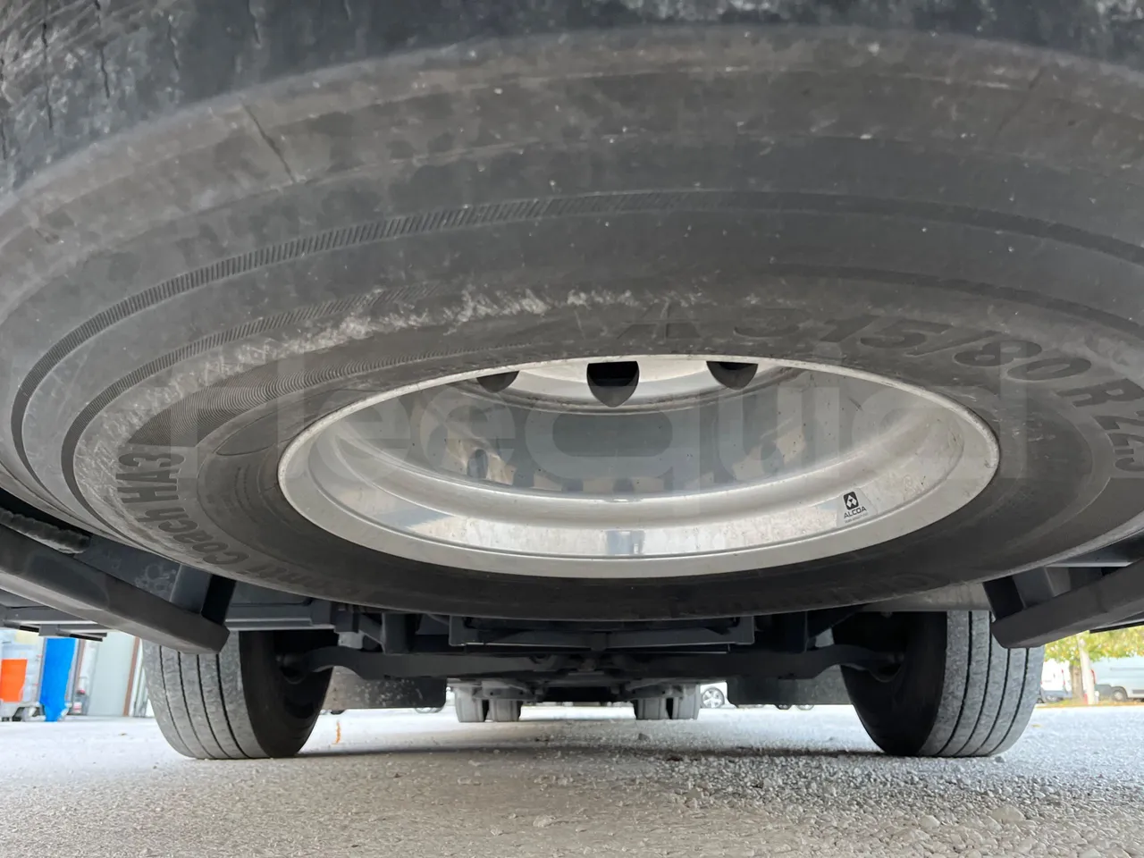 Volvo 9700 B6SC - Euro6 - 345kW - 14mt - front undercarriage from front