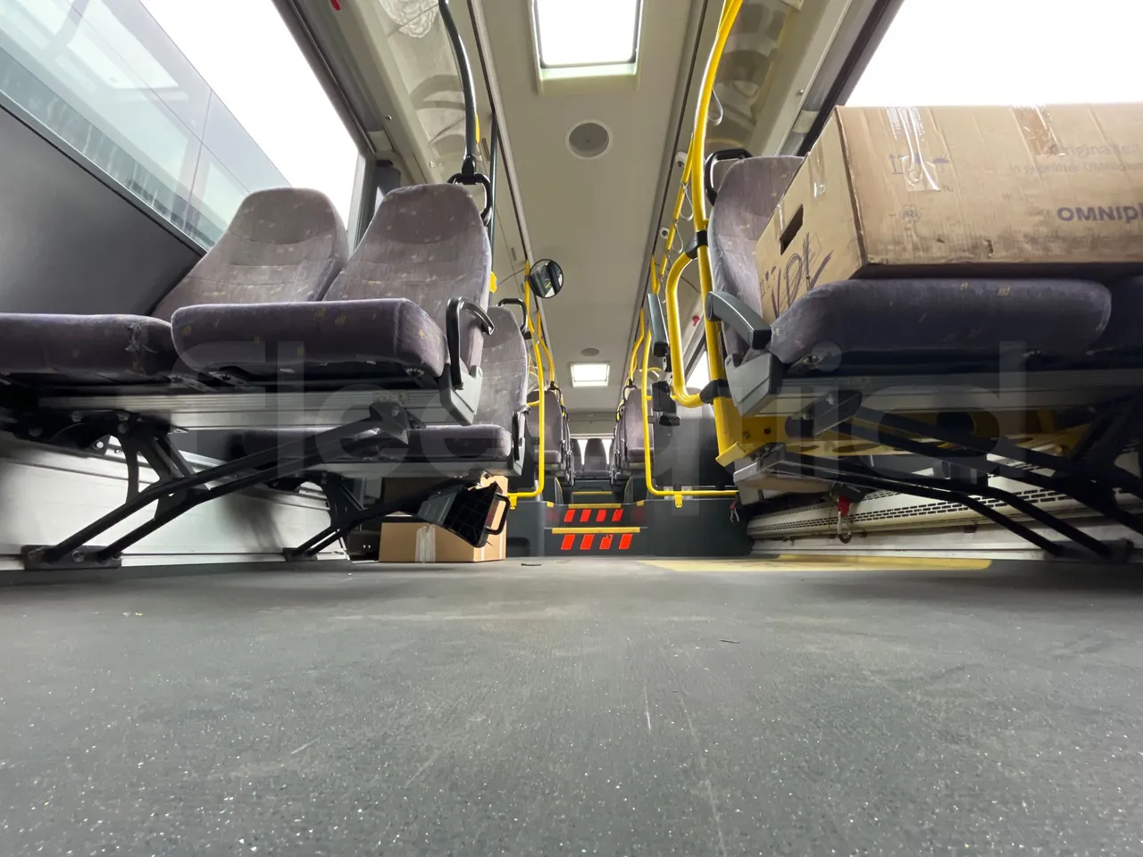 Vdl Citea KA18 - EUR5 -231kW - 12.000m - seat brackets photo