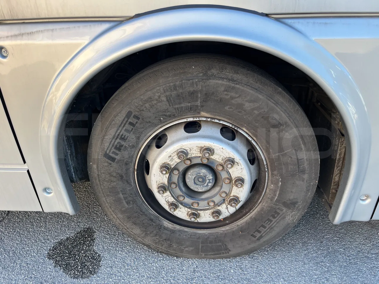 Scania De Simon - First Axle Left Side: Complete Tyre