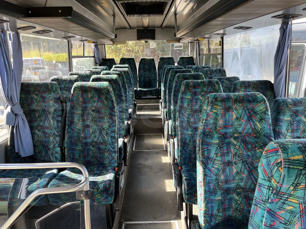 Scania De Simon - Reverse Seats From Middle Position