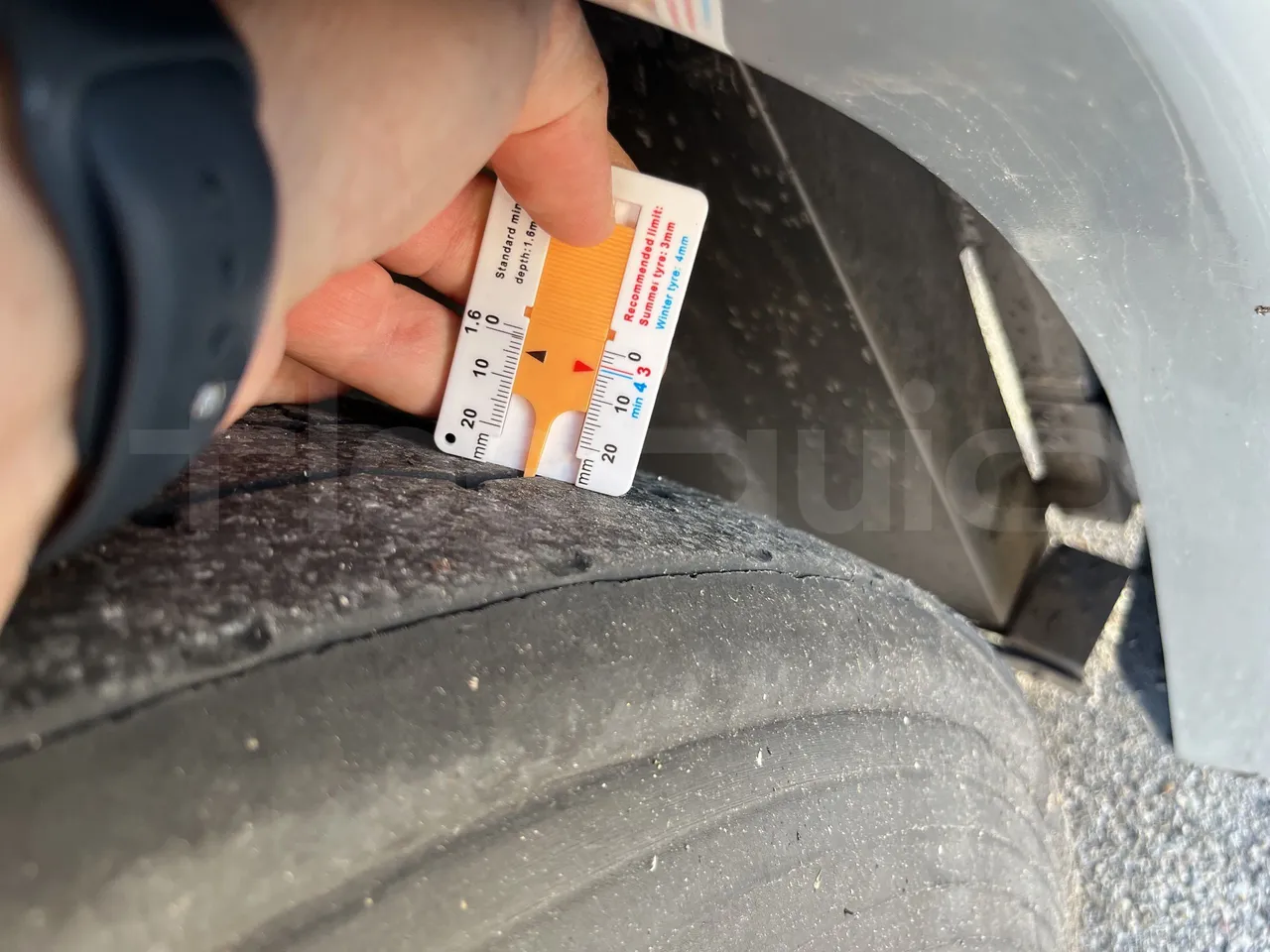 Scania De Simon - Second Axle Left Side: Tyre Thickness
