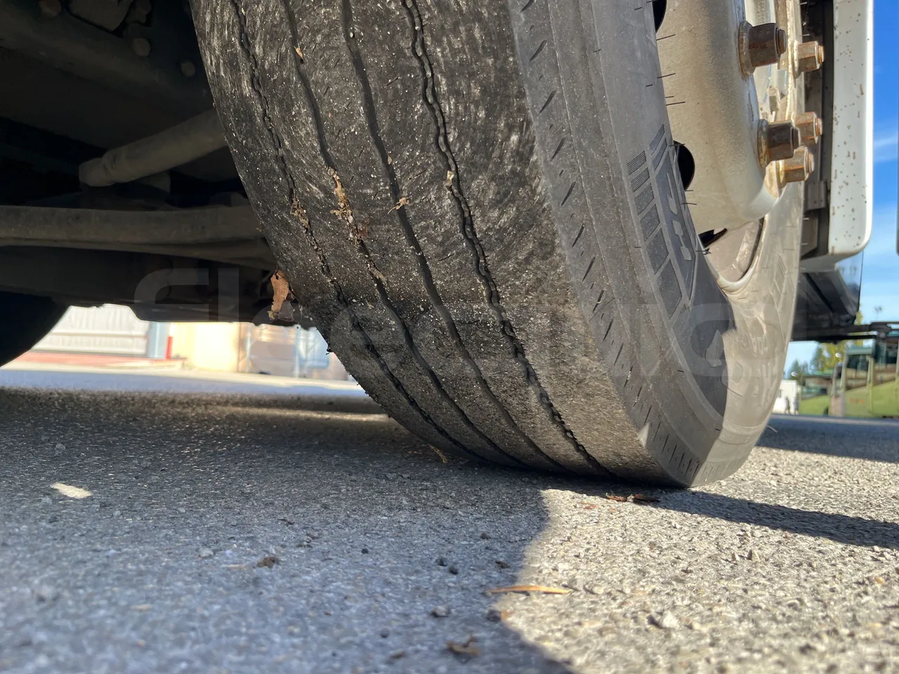 Scania De Simon - First Axle Right Side: Tyre Tread