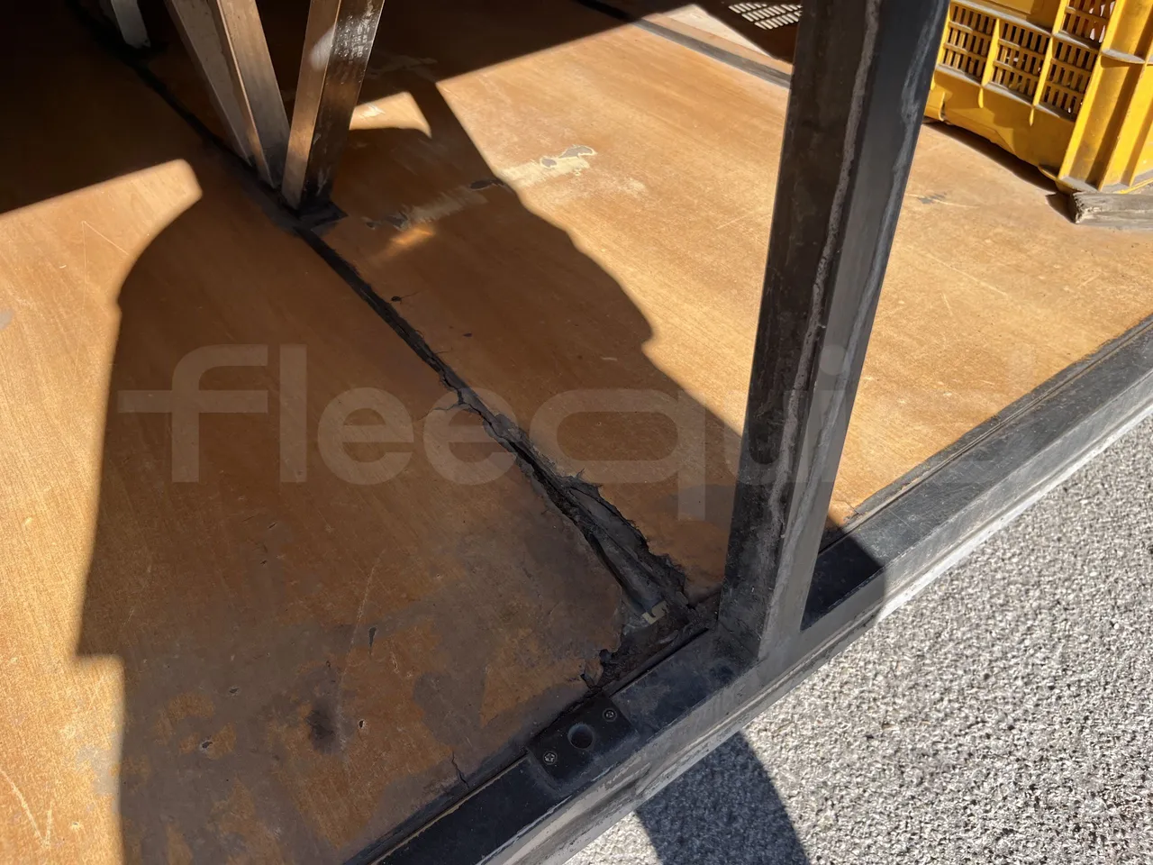 Scania De Simon - Luggage Under Carpet Photo