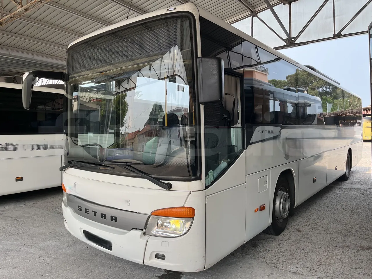 Setra S415 - 3/4 Front Left Side