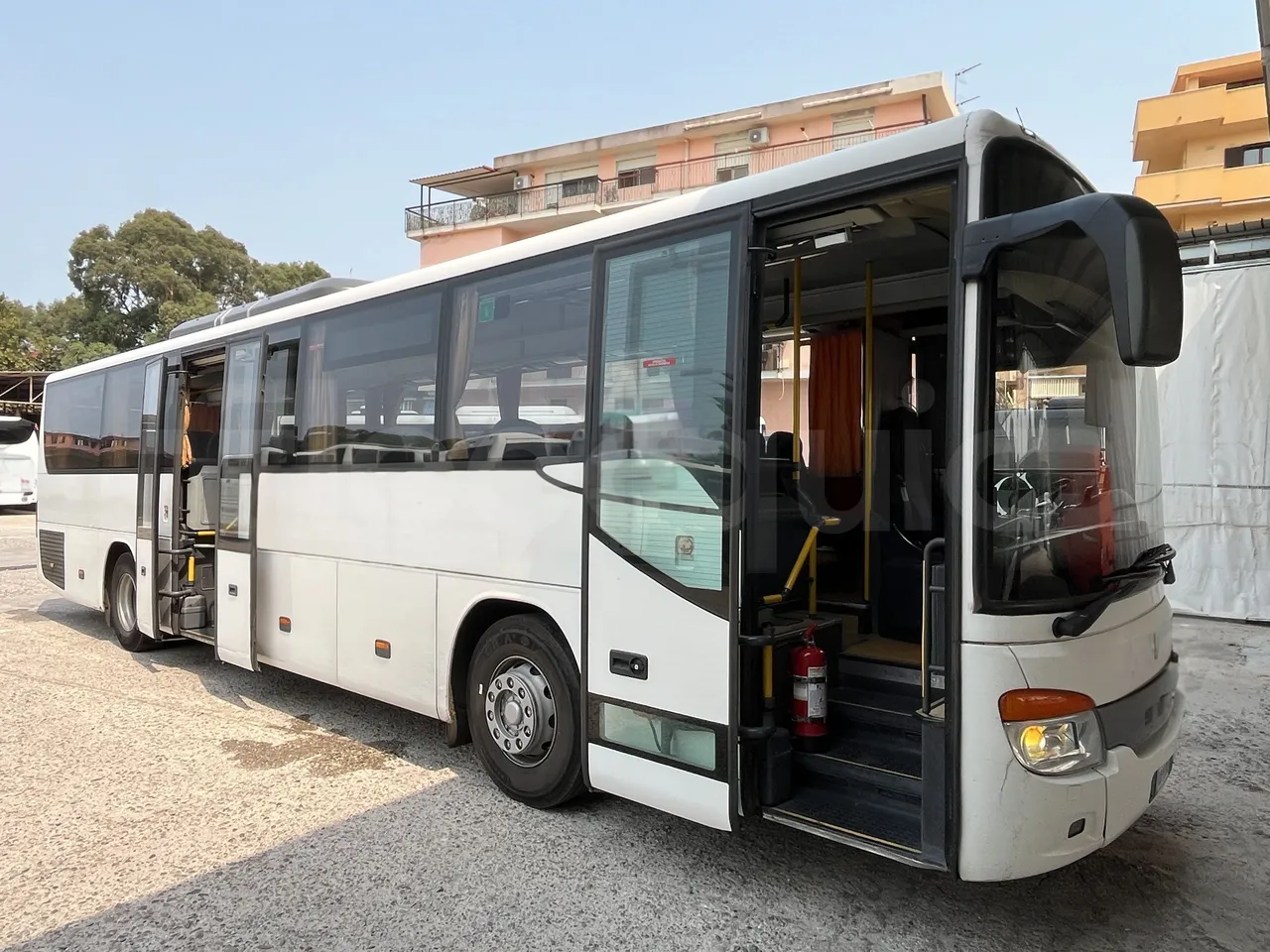 Setra S415 - 3/4 Front Right Side Doors Open
