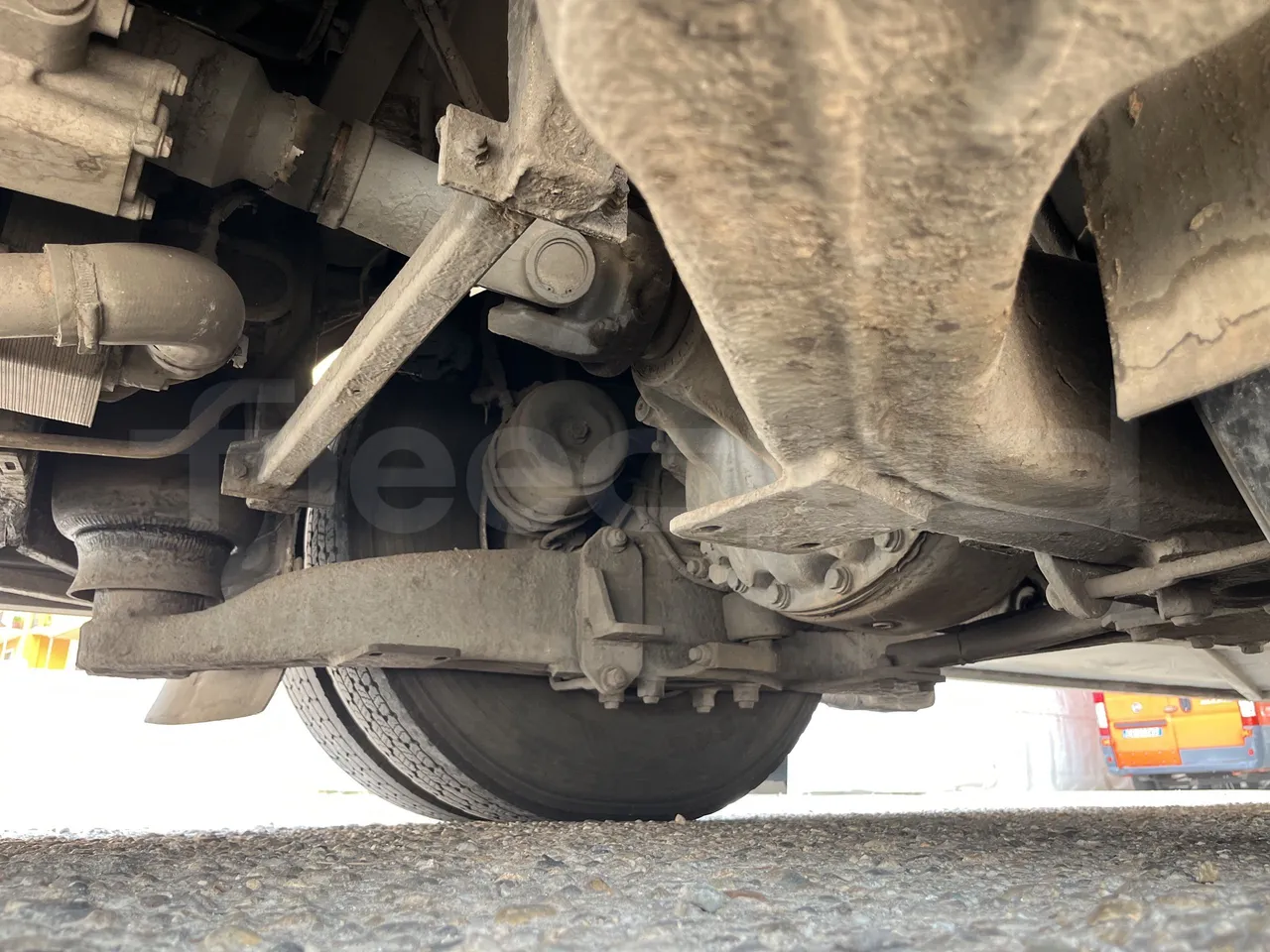 Setra S415 - Second Axle Discs Right Side