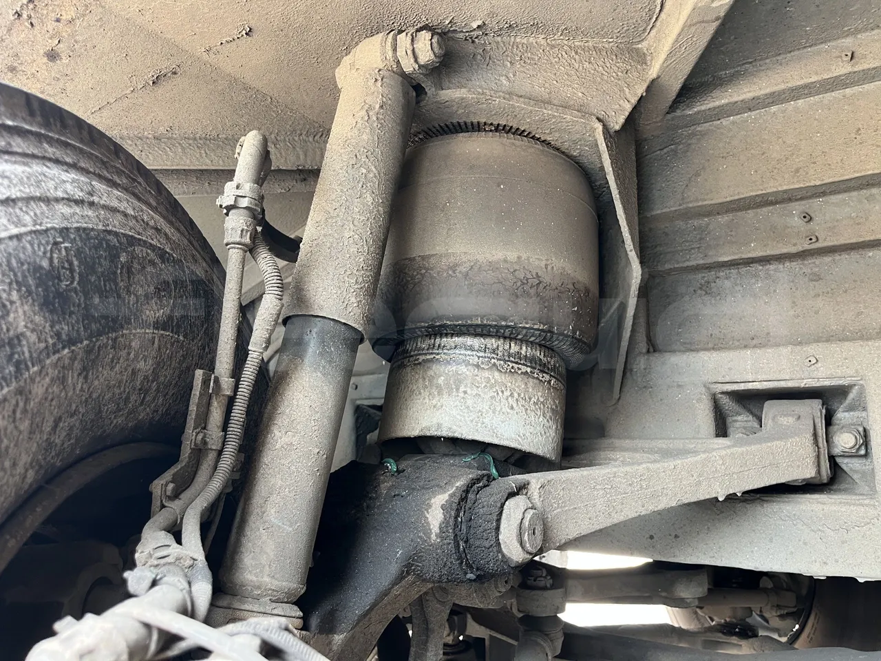 Setra S415 - First Axle Shock Absorbers Left Side