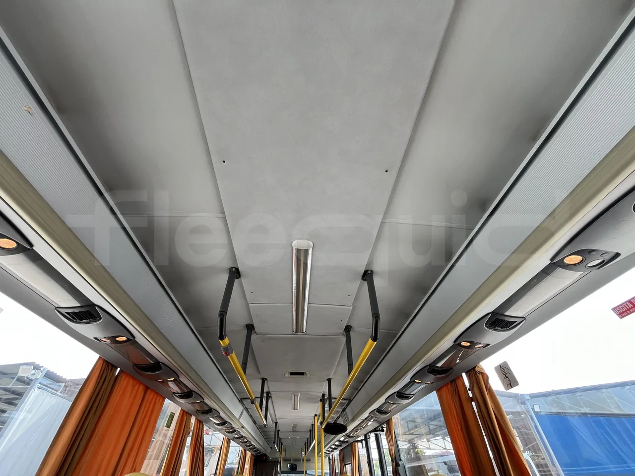 Setra S415 - Overhead Compartments
