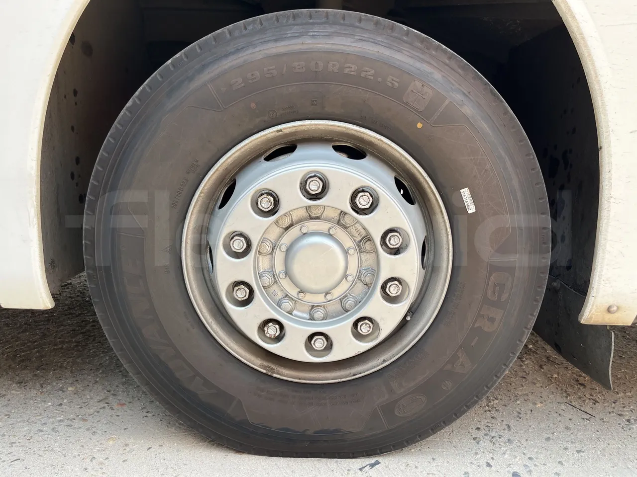 Setra S415 - Second Axle Left Side: Tyre Size