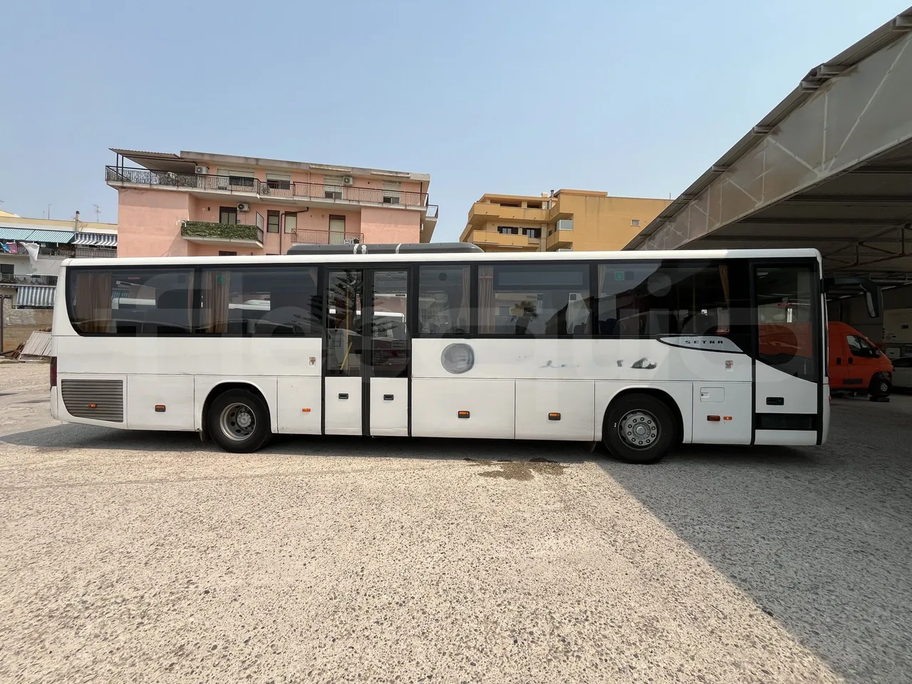 Setra S415 - Right Side