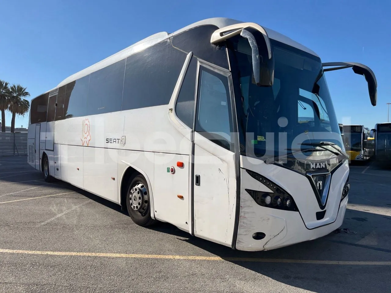 Man Noge Touring - Base cover photo