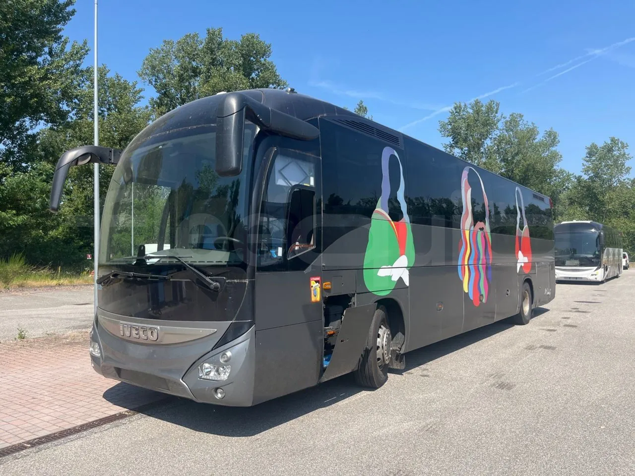 Iveco Magelys Pro - 3/4 front left (mandatory for bus to scrap)