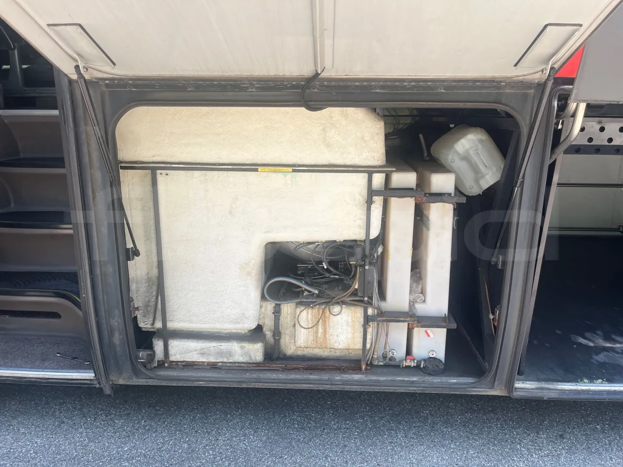 Iveco Magelys Pro - 3/4 front right doors (mandatory for bus to scrap)