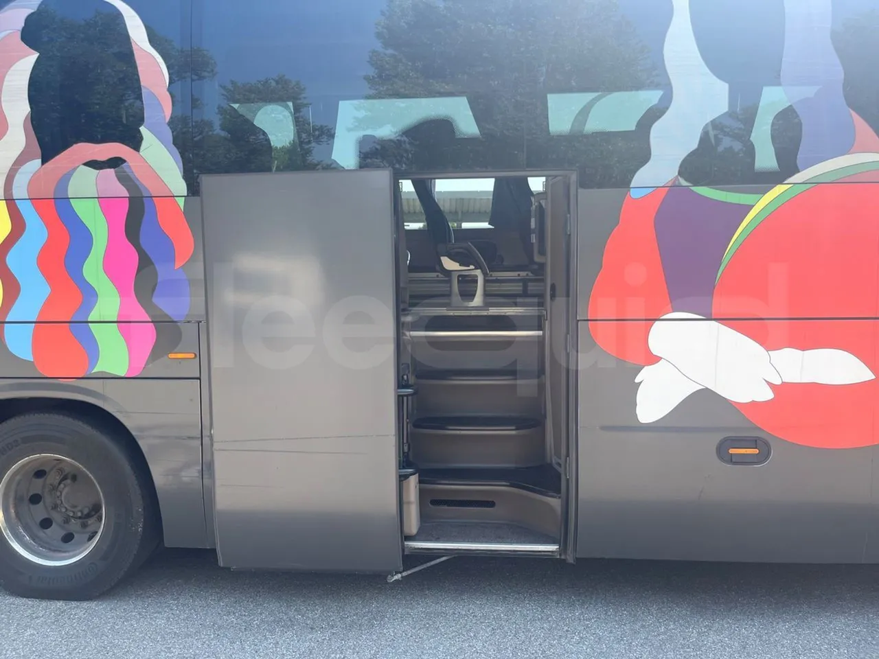 Iveco Magelys Pro - 3/4 right rear doors closed