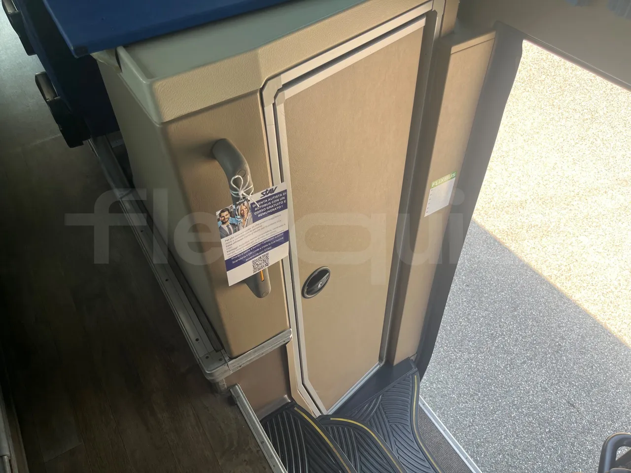 Iveco Magelys Pro - toilette accessories photo