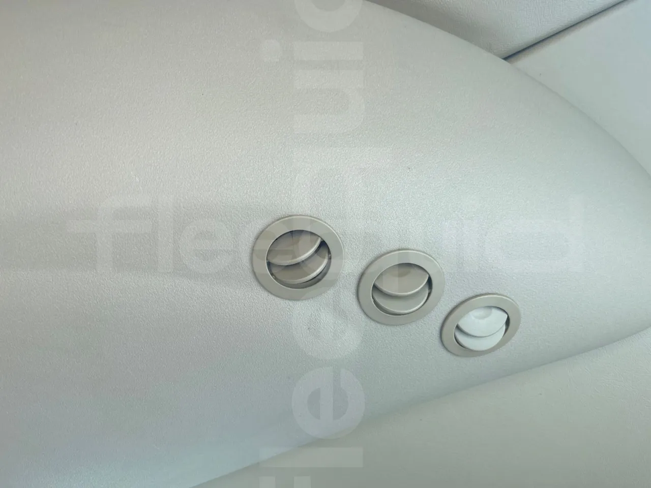 Iveco Magelys Pro - mesh detail photo