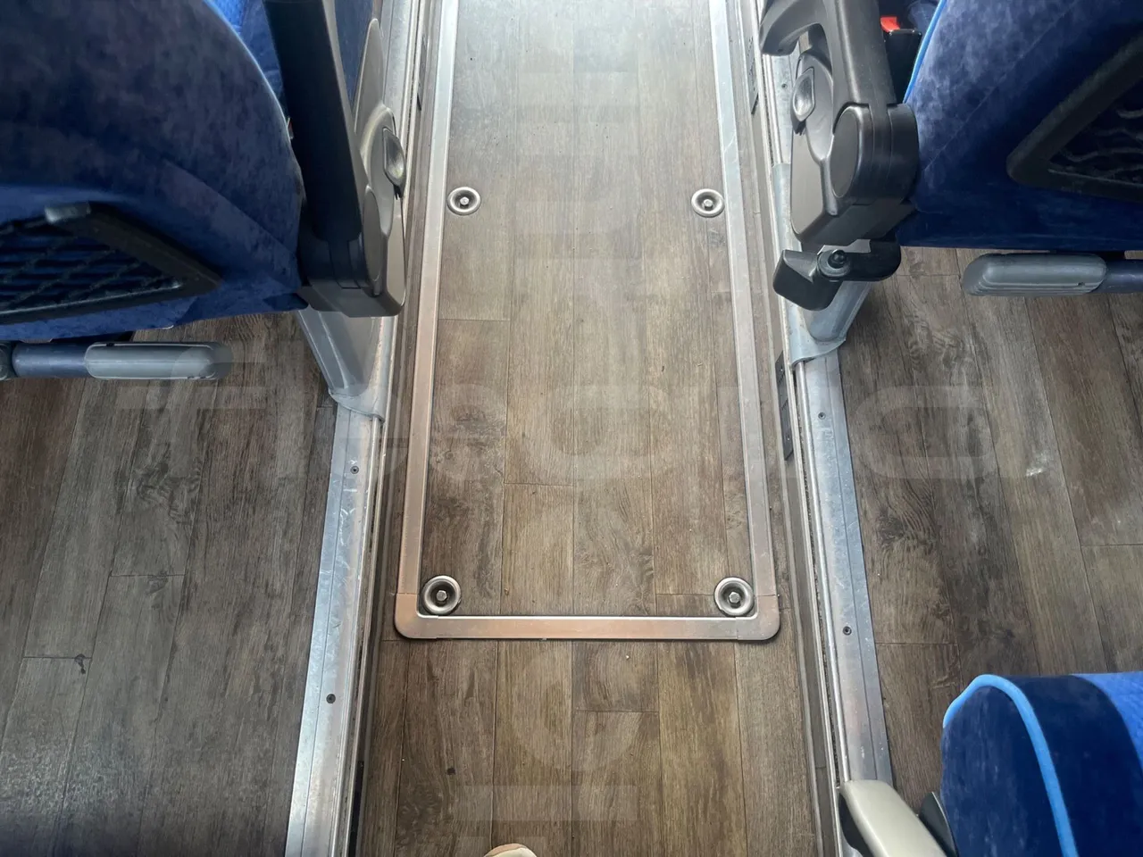 Iveco Magelys Pro - floor hatches photo