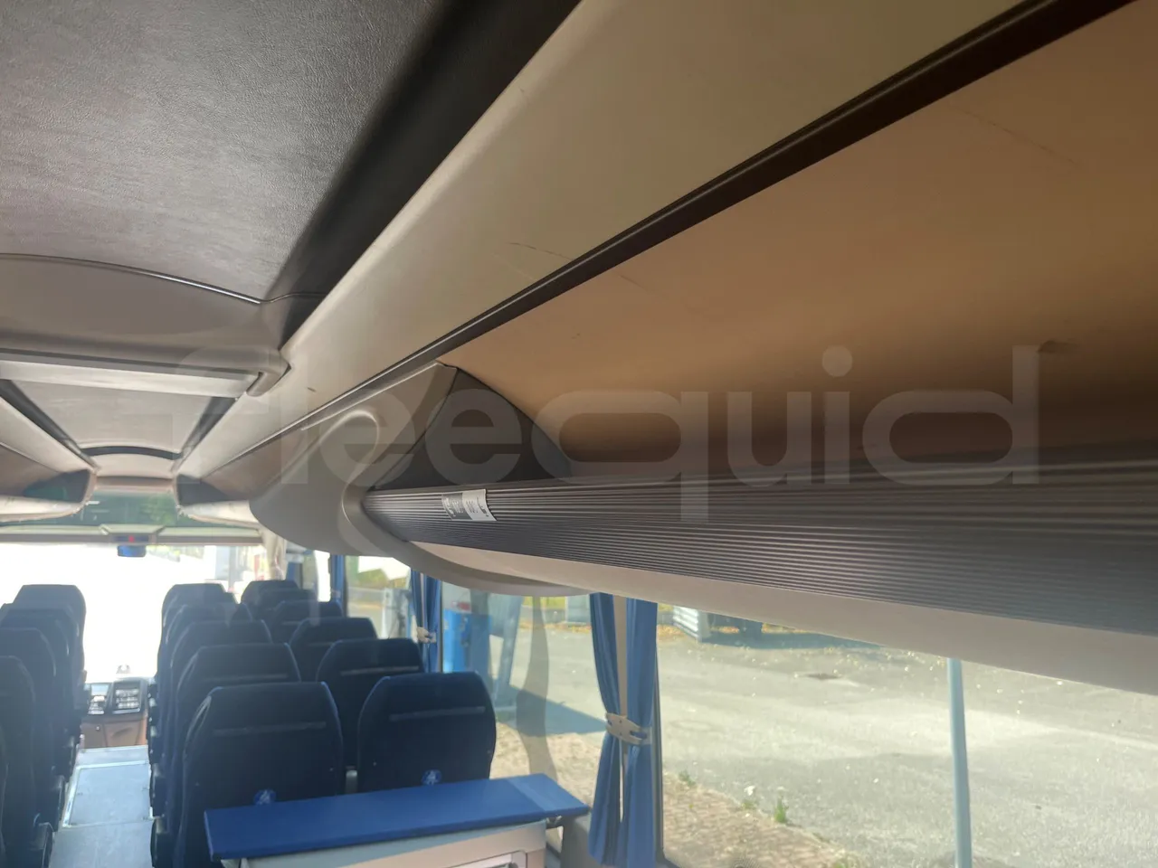 Iveco Magelys Pro - overhead compartments photo