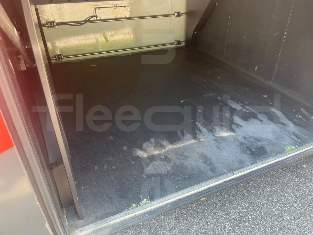 Iveco Magelys Pro - right side doors closed