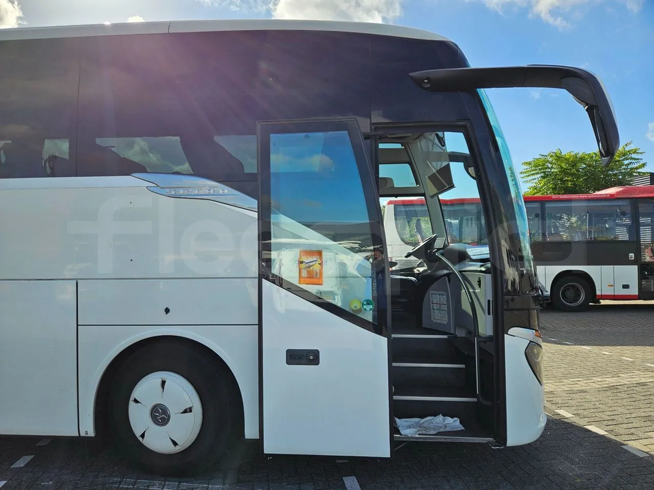 Setra S516 HD/2 - EUR6 - 315kW - 13.12m - front door 1 open