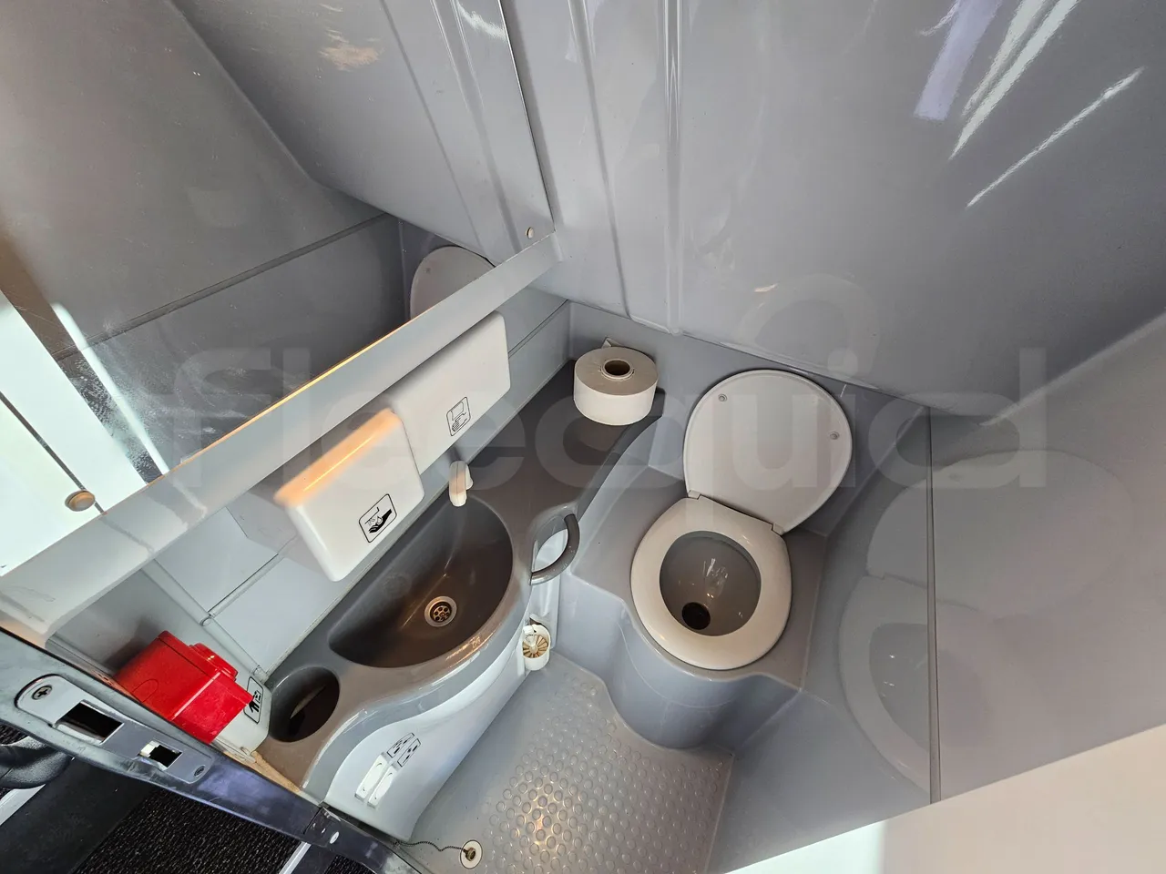 Setra S516 HD/2 - EUR6 - 315kW - 13.12m - toilette accessories photo