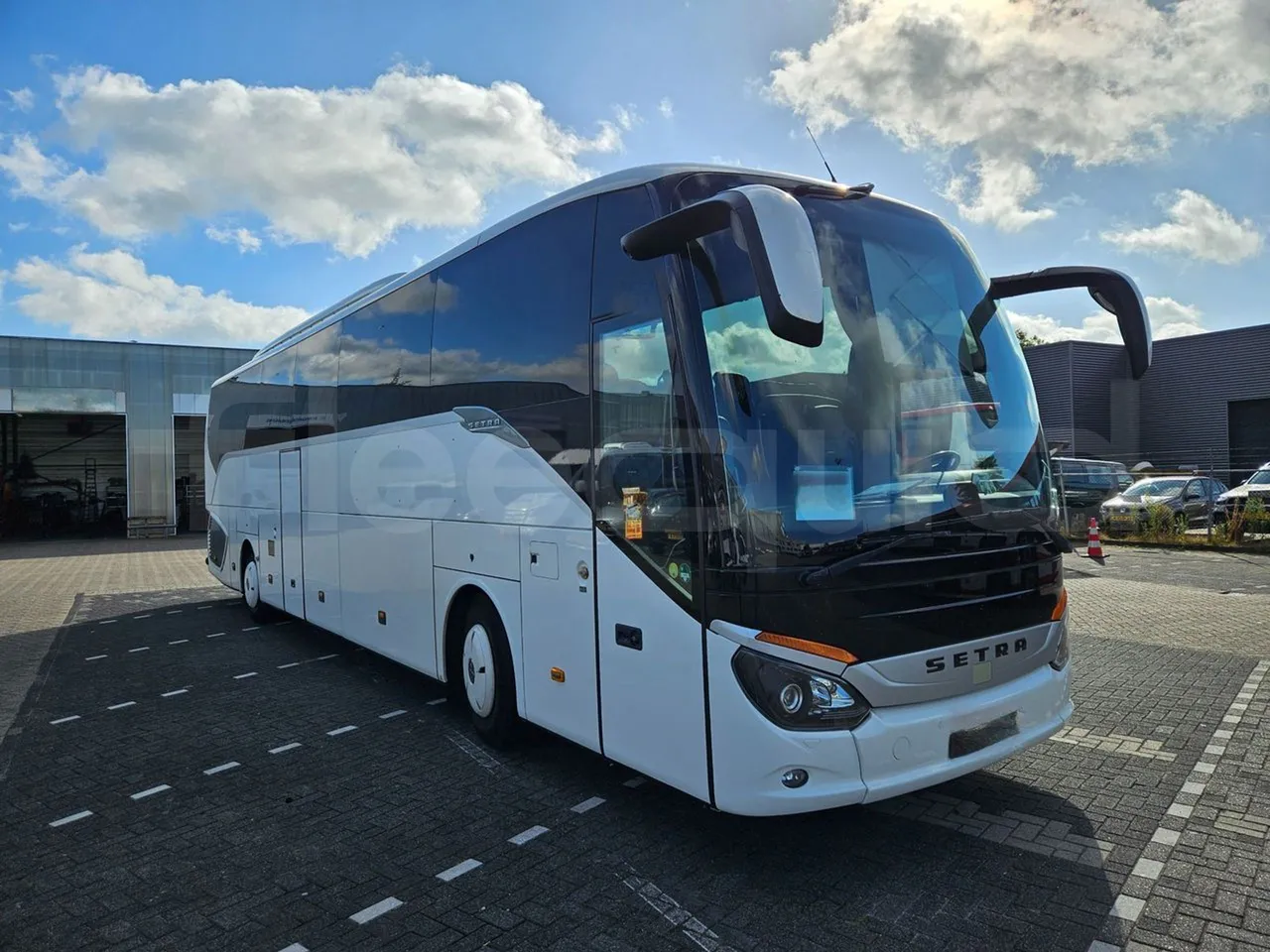 Setra S516 HD/2 - EUR6 - 315kW - 13.12m - Base cover photo