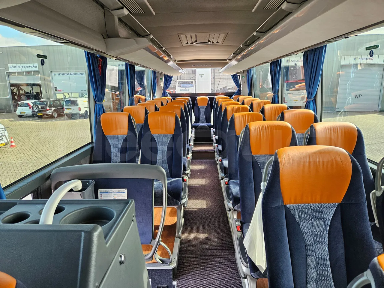 Setra S516 HD/2 - EUR6 - 315kW - 13.12m - reverse view middle aisle