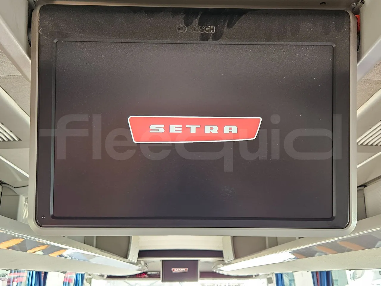 Setra S516 HD/2 - EUR6 - 315kW - 13.12m - monitor detail photo