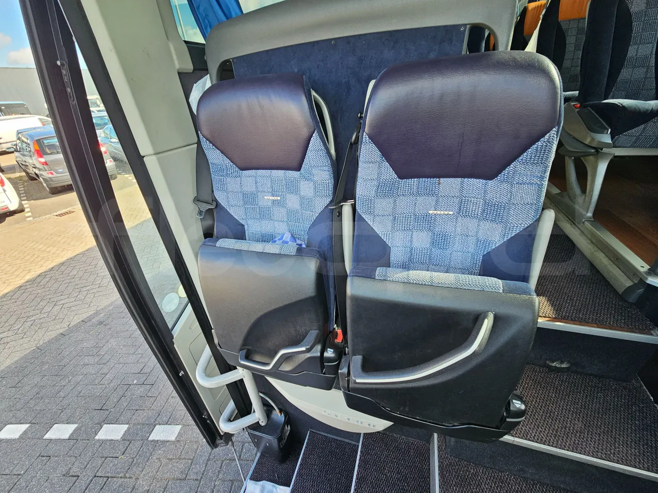 Setra S516 HD/2 - EUR6 - 315kW - 13.12m - hostess seat photo