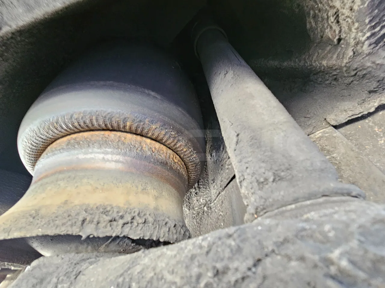 Setra S516 HD/2 - EUR6 - 315kW - 13.12m - axle 2 shock absorbers 2 left