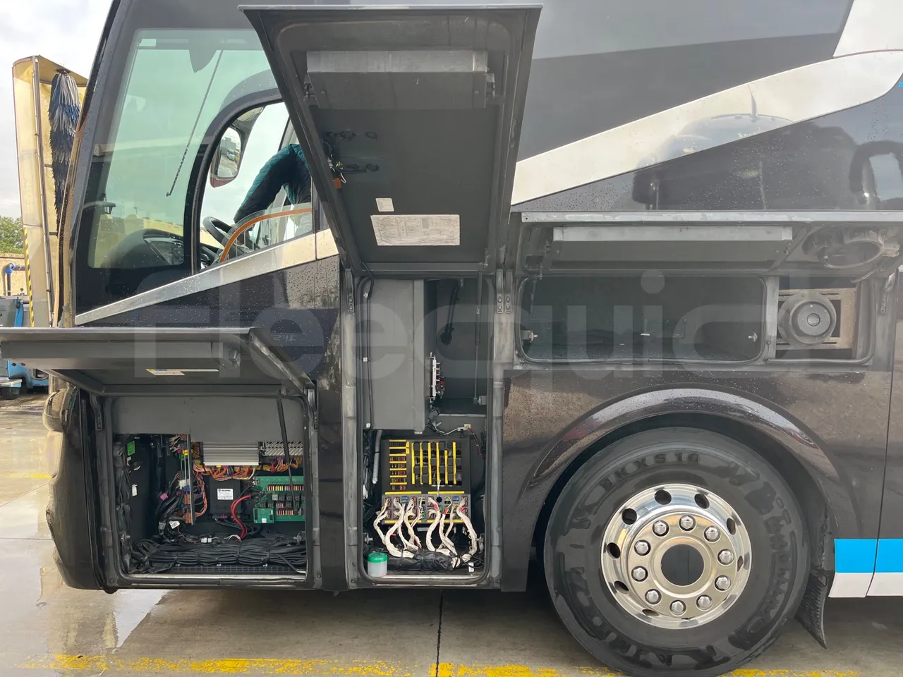 Irizar i6 14.37/480 - EUR5 - 353kW - 13.870m - engine plate photo