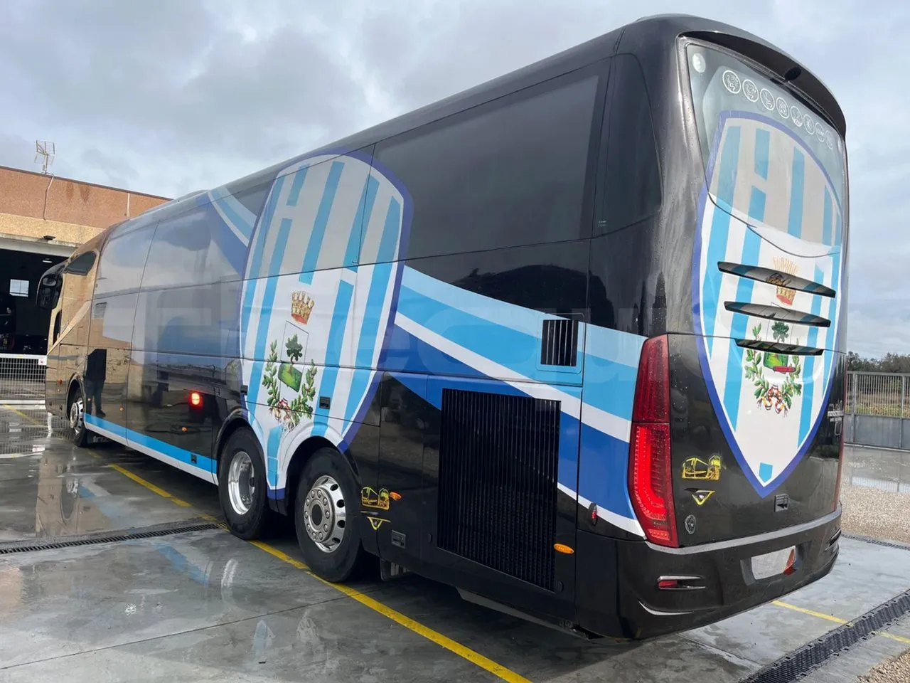 Irizar i6 14.37/480 - EUR5 - 353kW - 13.870m - 3/4 left rear side