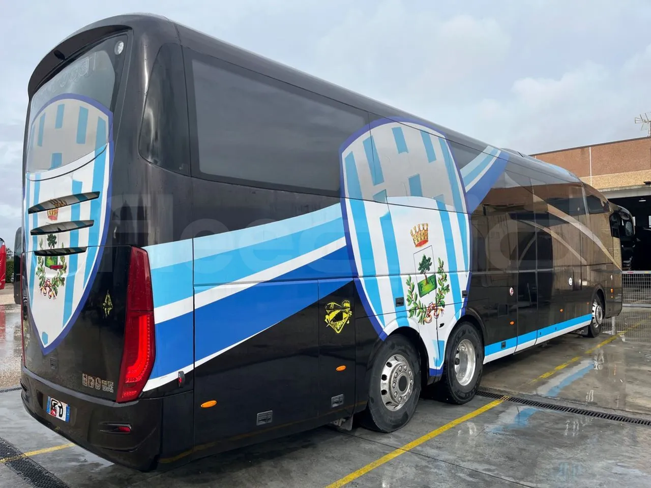 Irizar i6 14.37/480 - EUR5 - 353kW - 13.870m - 3/4 right rear doors closed