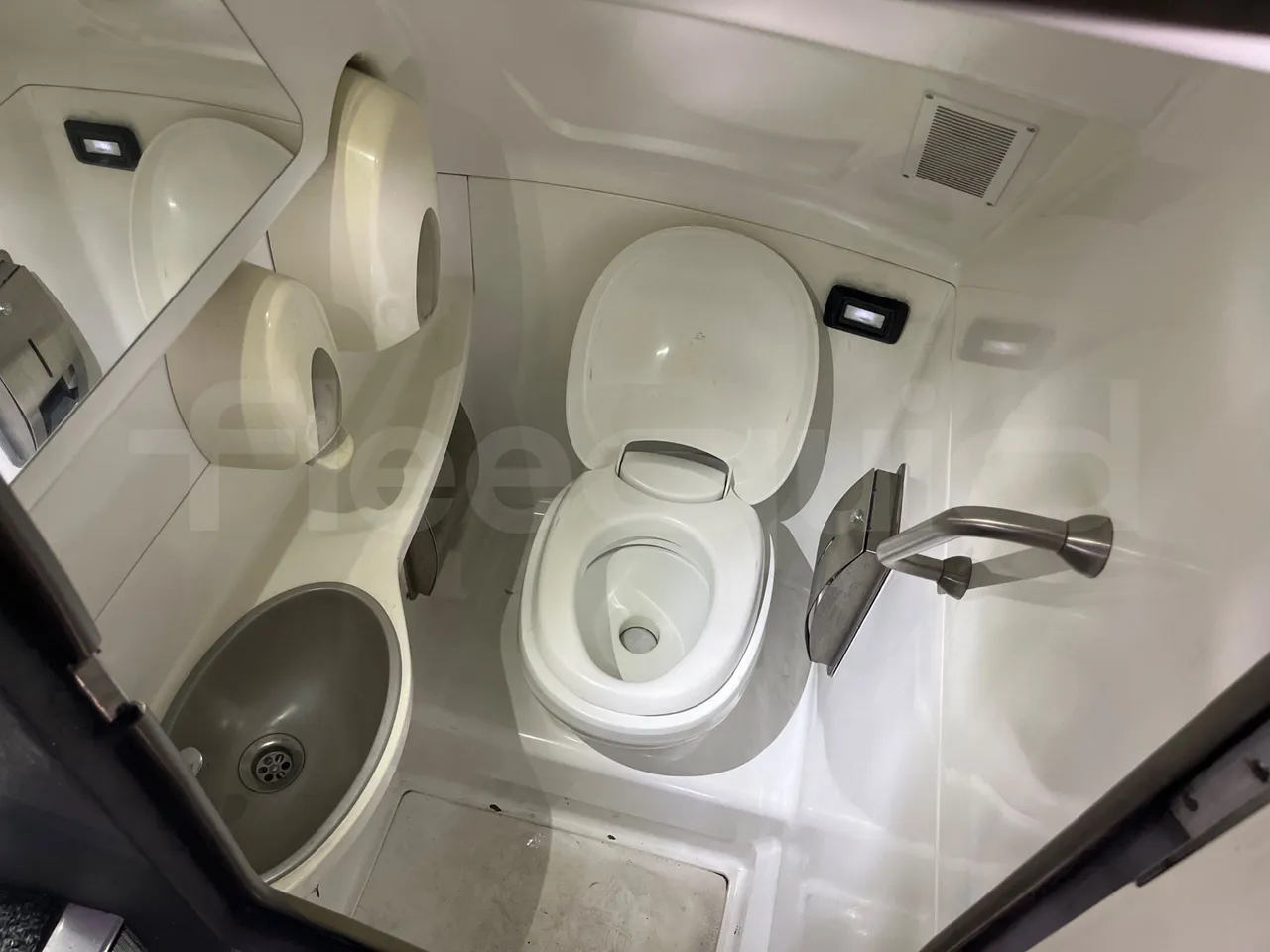 Irizar i6 14.37/480 - EUR5 - 353kW - 13.870m - toilette accessories photo