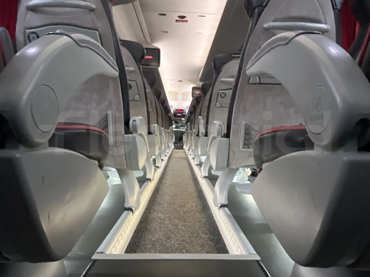 Irizar i6 14.37/480 - EUR5 - 353kW - 13.870m - seat brackets photo