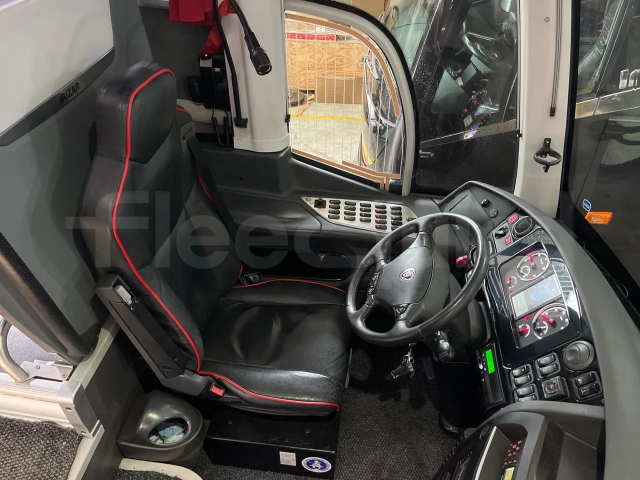 Irizar i6 14.37/480 - EUR5 - 353kW - 13.870m - driver's seat photo