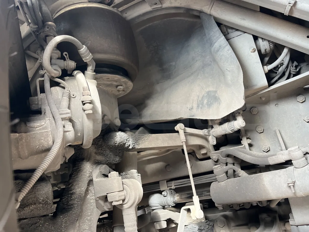 Irizar i6 14.37/480 - EUR5 - 353kW - 13.870m - front shock absorbers right